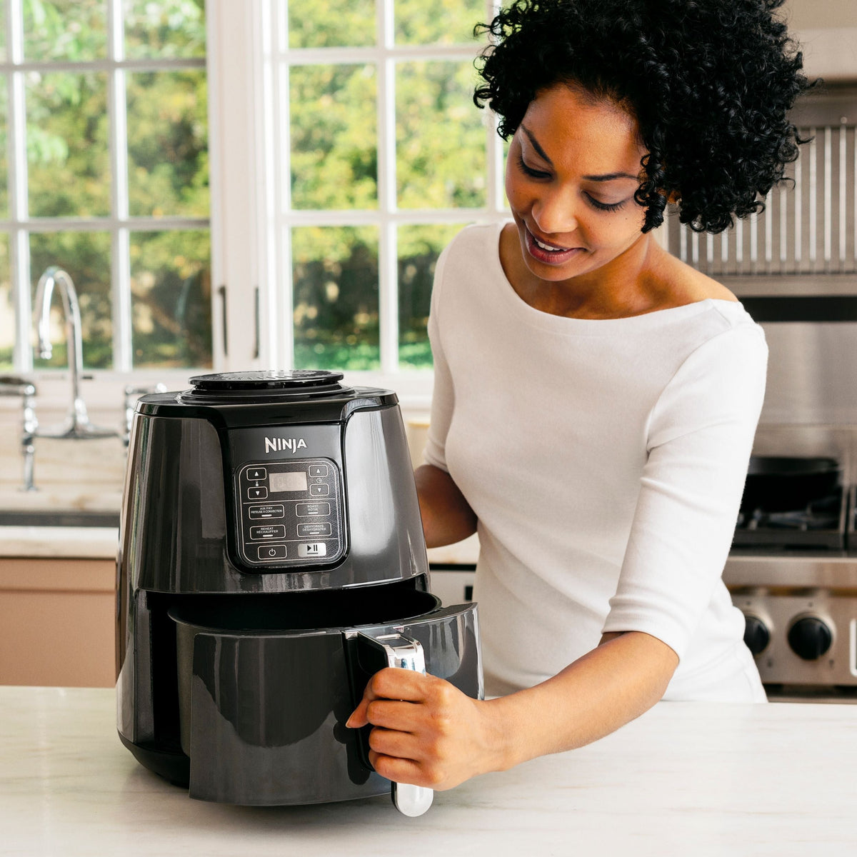 Single Basket Non-Stick Air Fryer, 5 Functions, 4-qt