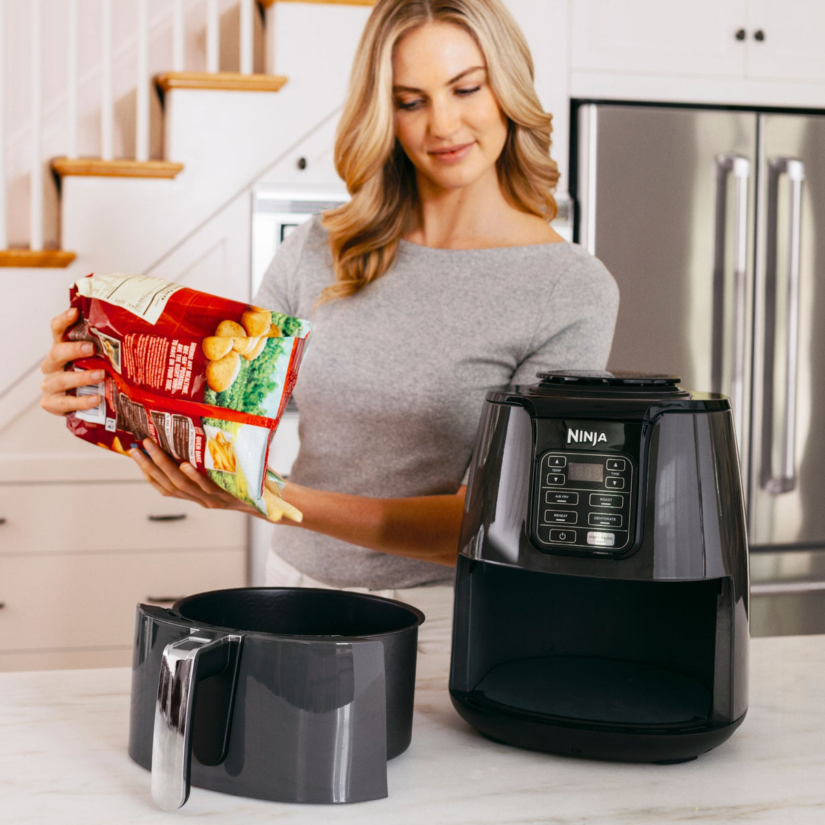 Single Basket Non-Stick Air Fryer, 5 Functions, 4-qt