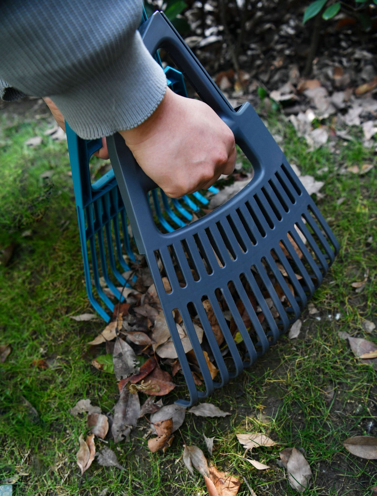 3-in-1 30-Tine Leaf Rake with Fibreglass Shaft, 24-1/2-in Wide