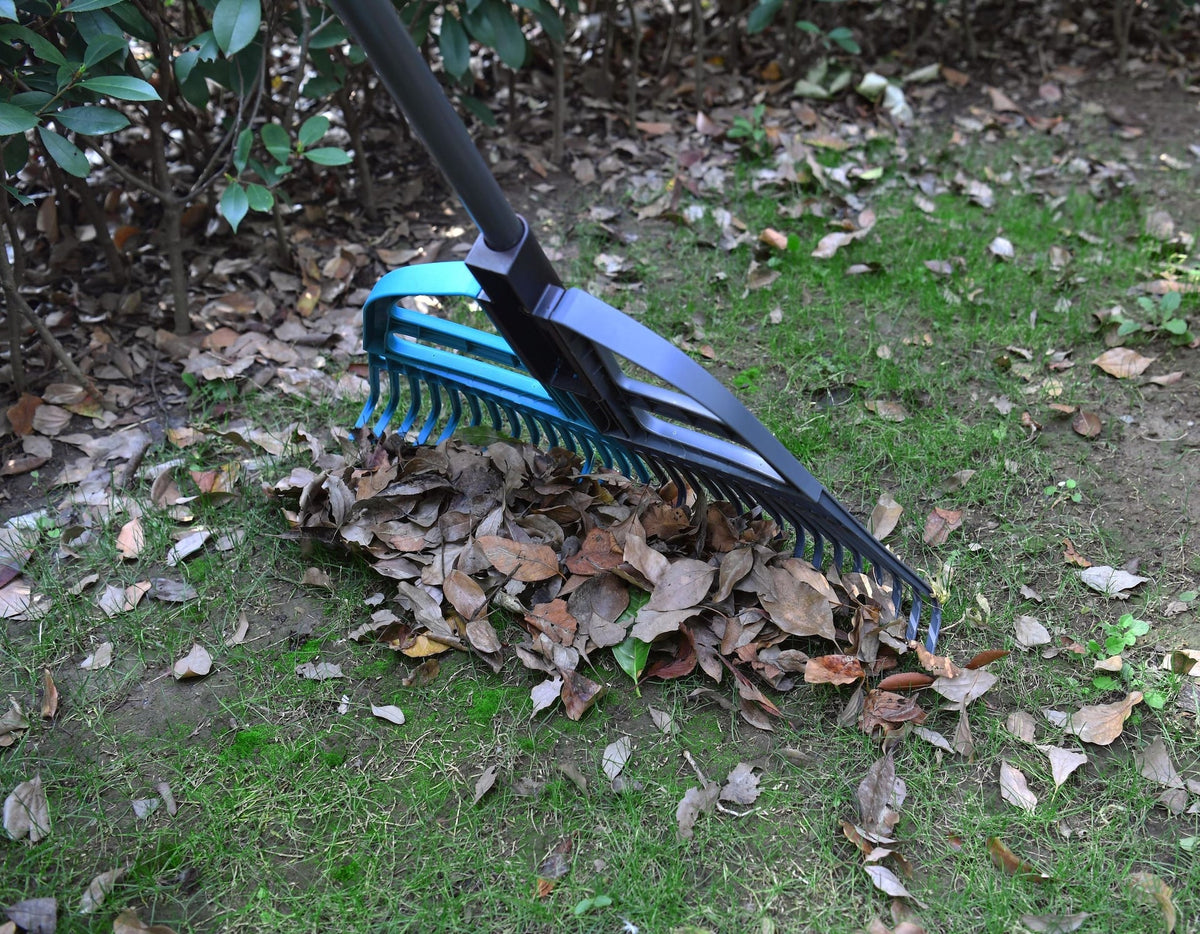 3-in-1 30-Tine Leaf Rake with Fibreglass Shaft, 24-1/2-in Wide