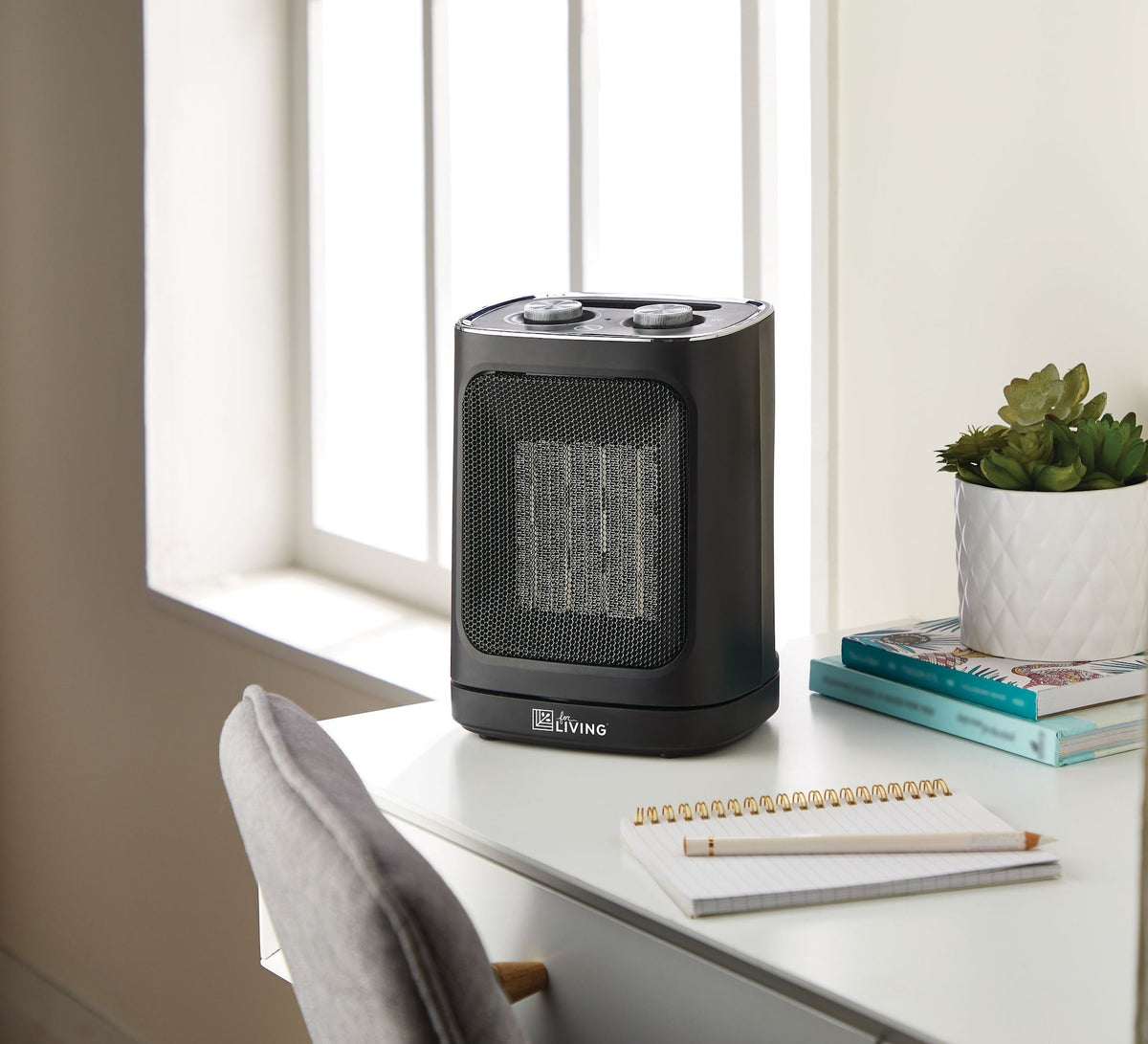Oscillating 2-Setting Desk Heater