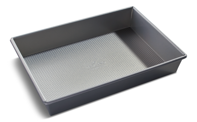 Professional Non-Stick Rectangular Cake Pan, 9 x 13-in C7